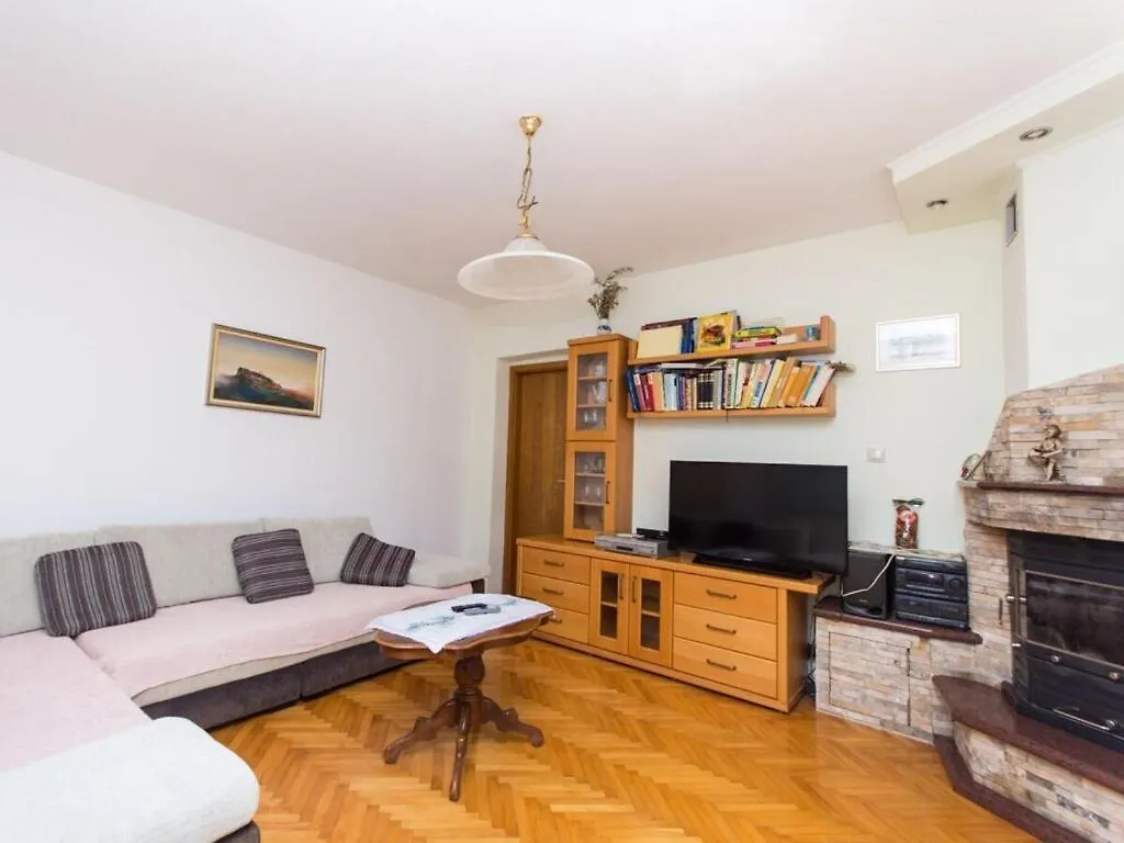 Apartment Villa Rosea Slatine